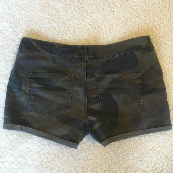 Dex Camo Print Shorts - Picture 2 of 3